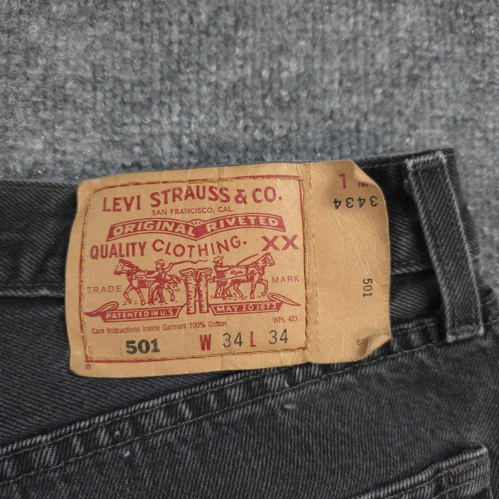 Vintage Levis 501 Jeans Mens 32x34 Black Denim Button Fly Red Tab Work USA Y2K